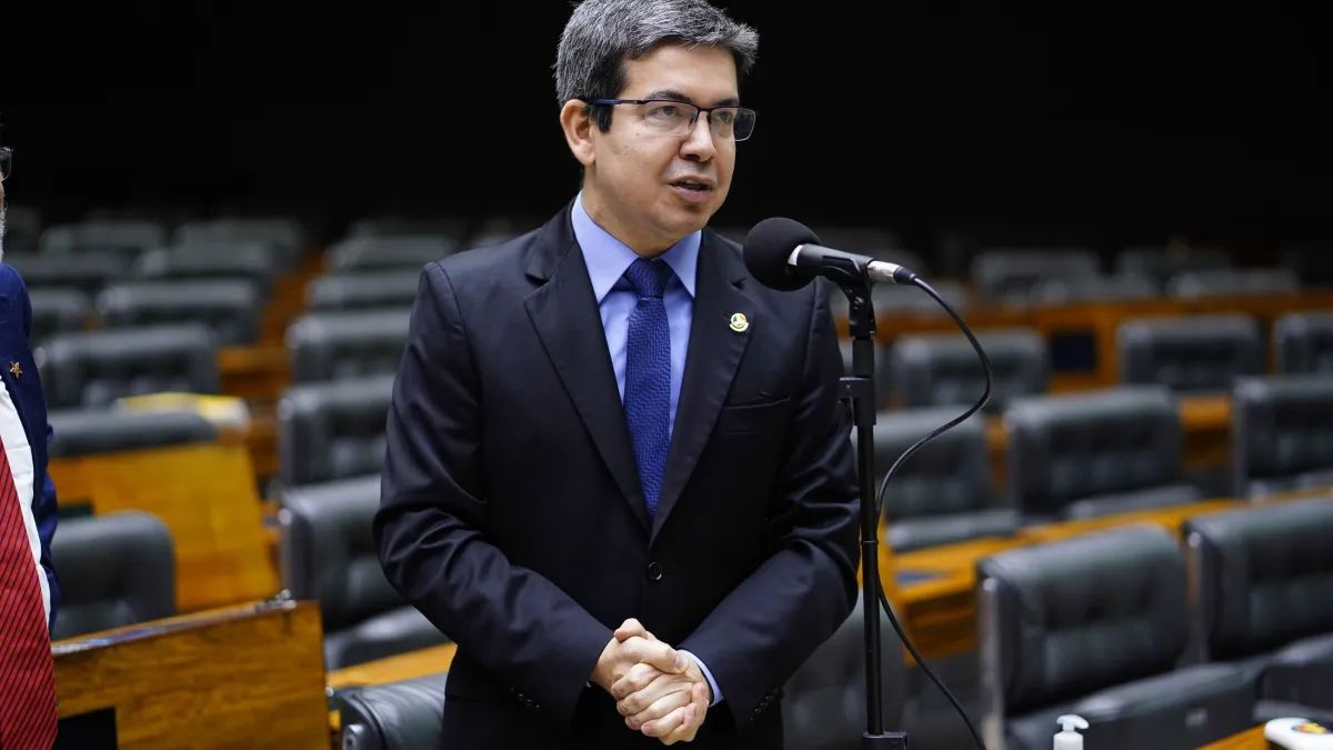 Oiapoque pode ganhar nova universidade federal após articulação do senador Randolfe Rodrigues