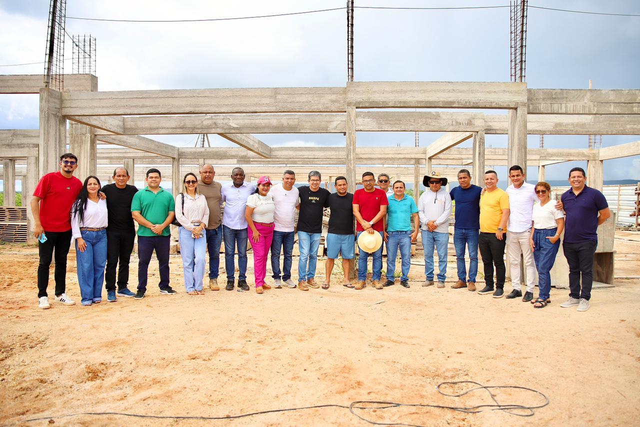 Senador Randolfe vistoria investimentos em assistência social e educação em Vitória do Jari