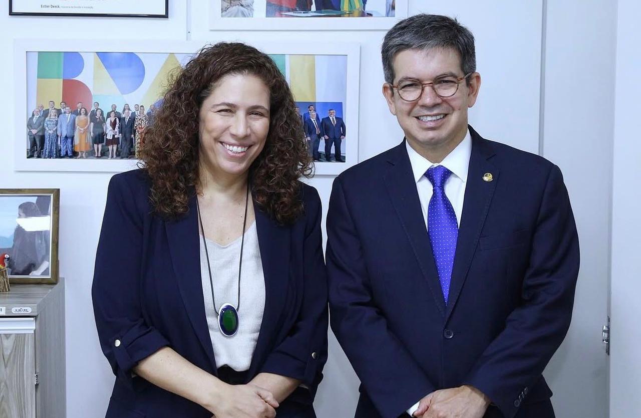 Senador Randolfe garante visita de Esther Dweck ao Amapá para reabrir prazo da transposição