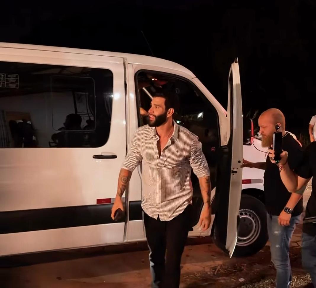 Expofeira: Gusttavo Lima surpreende fã e visita casa antes de show em Macapá