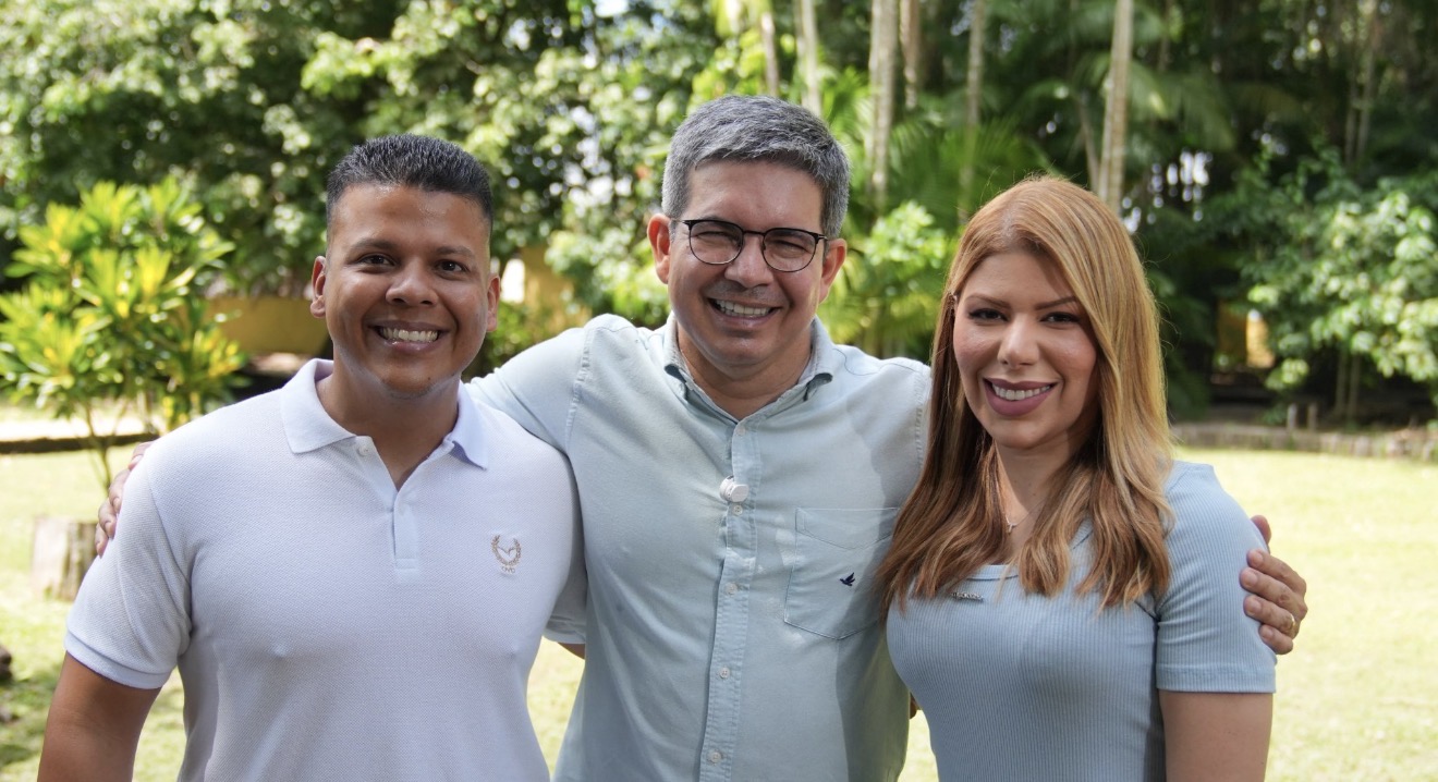 Randolfe define suplentes e amplia composição de chapa ao Senado no Amapá